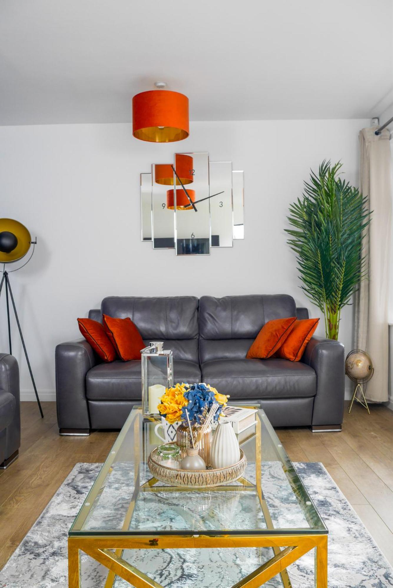 Modern 4 Bedroom Detatched House Стоктон-он-Тис Экстерьер фото