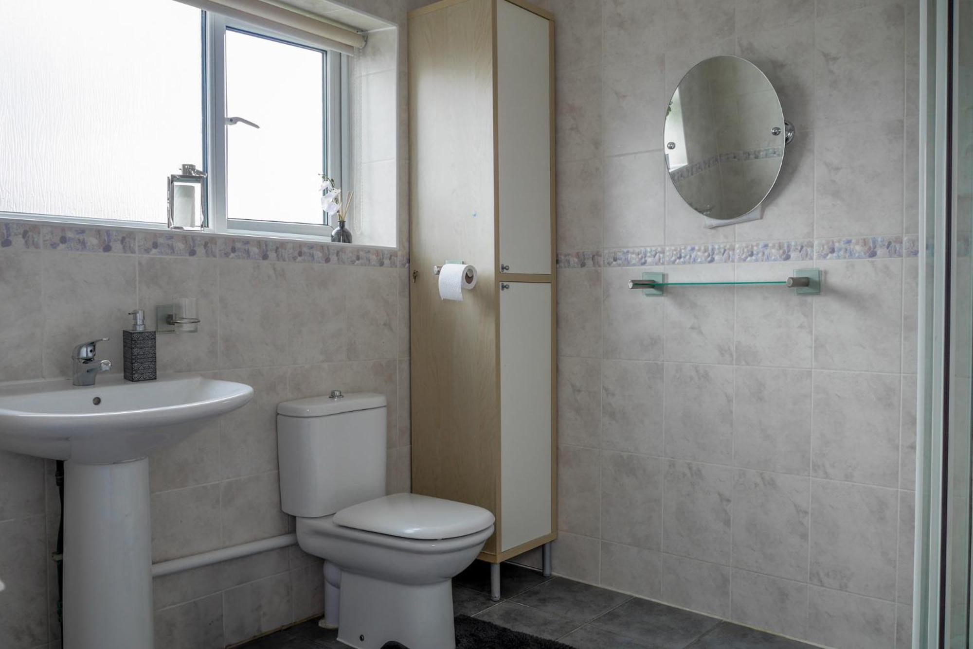 Modern 4 Bedroom Detatched House Стоктон-он-Тис Экстерьер фото
